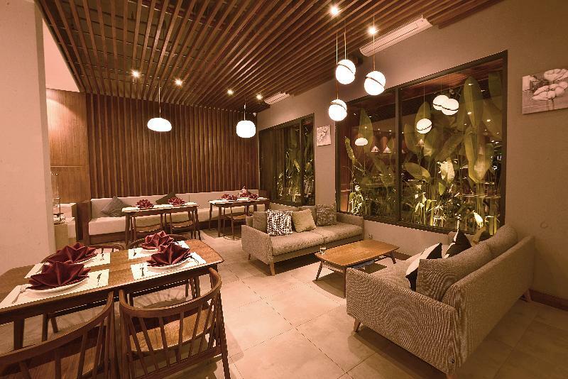 Moon Hotel And Apartment Дананг Екстер'єр фото